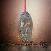 Load image into Gallery viewer, Nativity Ornament - Oval