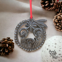 Load image into Gallery viewer, Nativity Ornament - Shooting Star Round