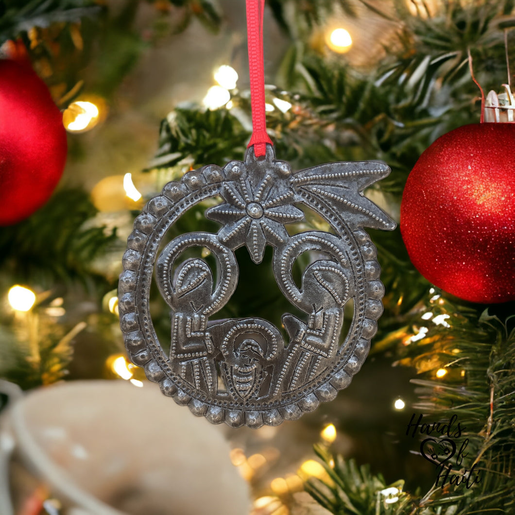 Nativity Ornament - Shooting Star Round
