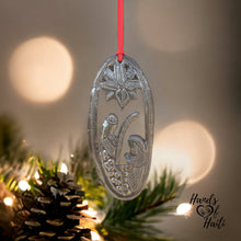 Load image into Gallery viewer, Nativity Ornament - Oval