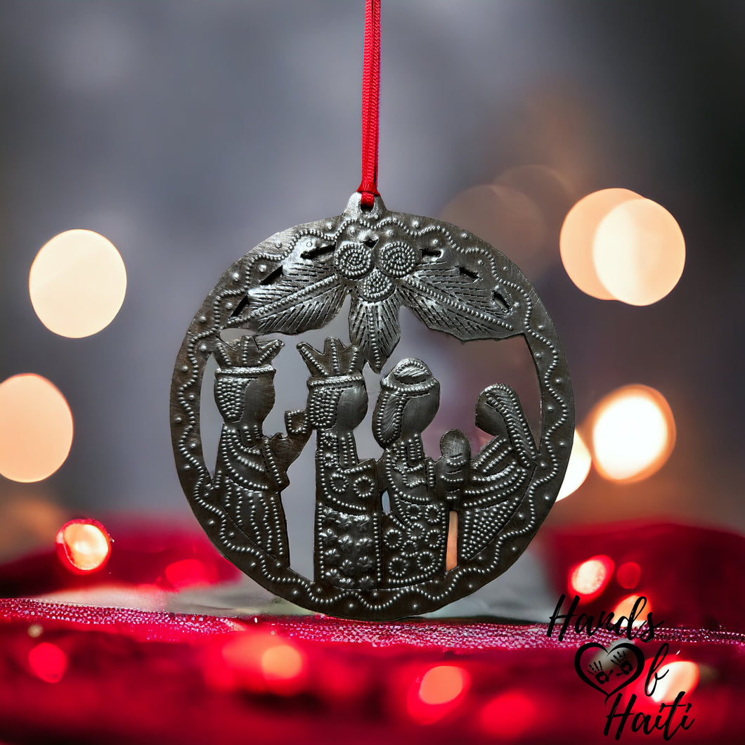 Nativity Ornament - Large with Berries