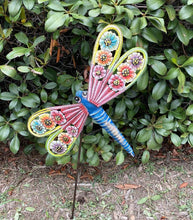 Load image into Gallery viewer, Dragonfly Yard Stake Spread Wings