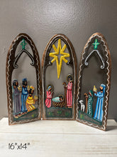 Load image into Gallery viewer, Tri Fold Nativity Painted