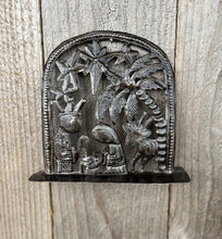 Load image into Gallery viewer, Nativity - Medium with Arch Standing