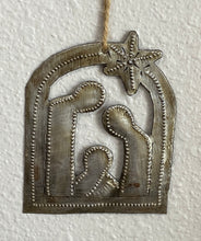 Load image into Gallery viewer, Nativity Simple Ornament
