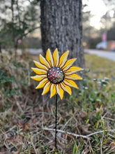 Load image into Gallery viewer, Sunflower Yard Stake